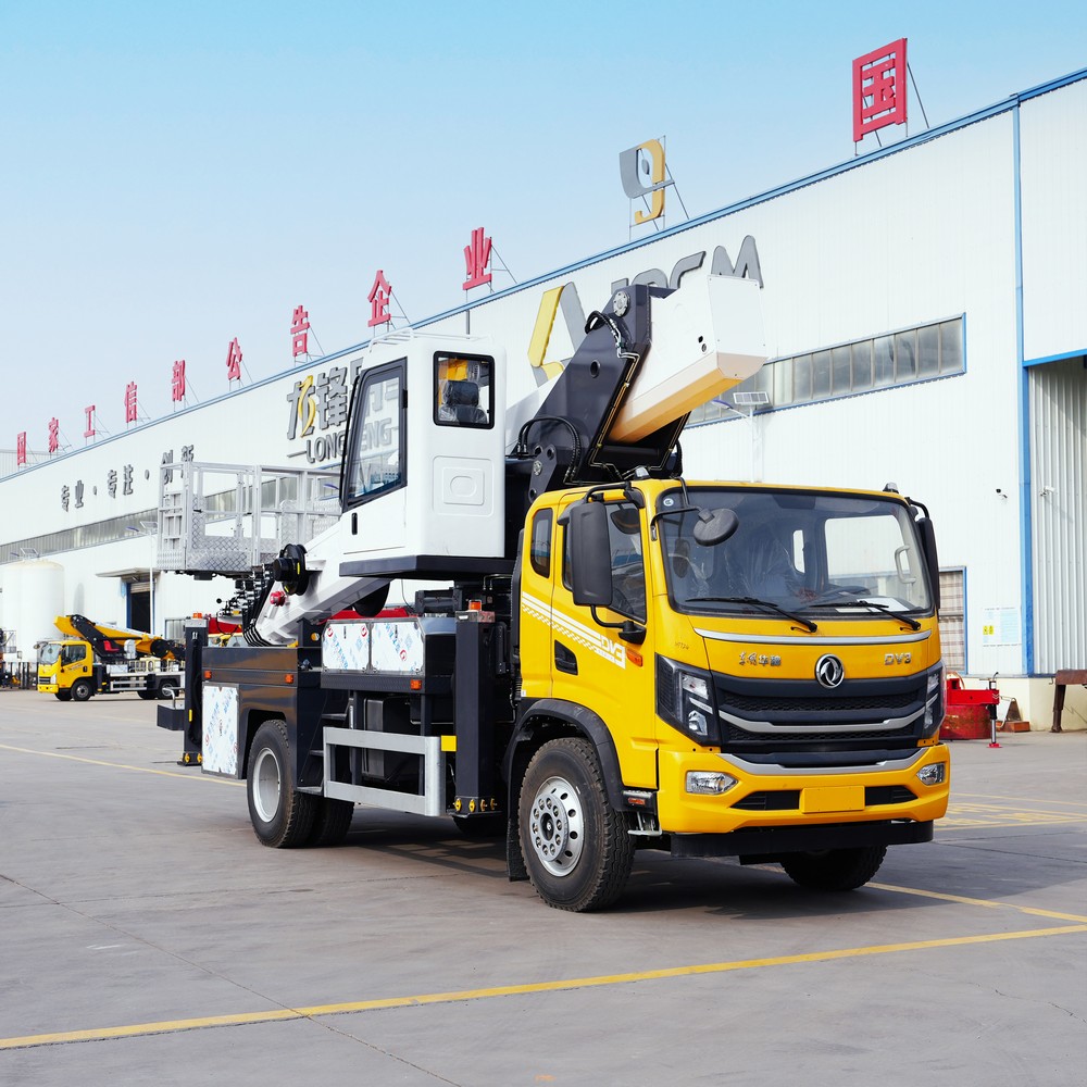Автомобильная вышка с рабочей высотой 47 м на шасси DONGFENG HUASHEN