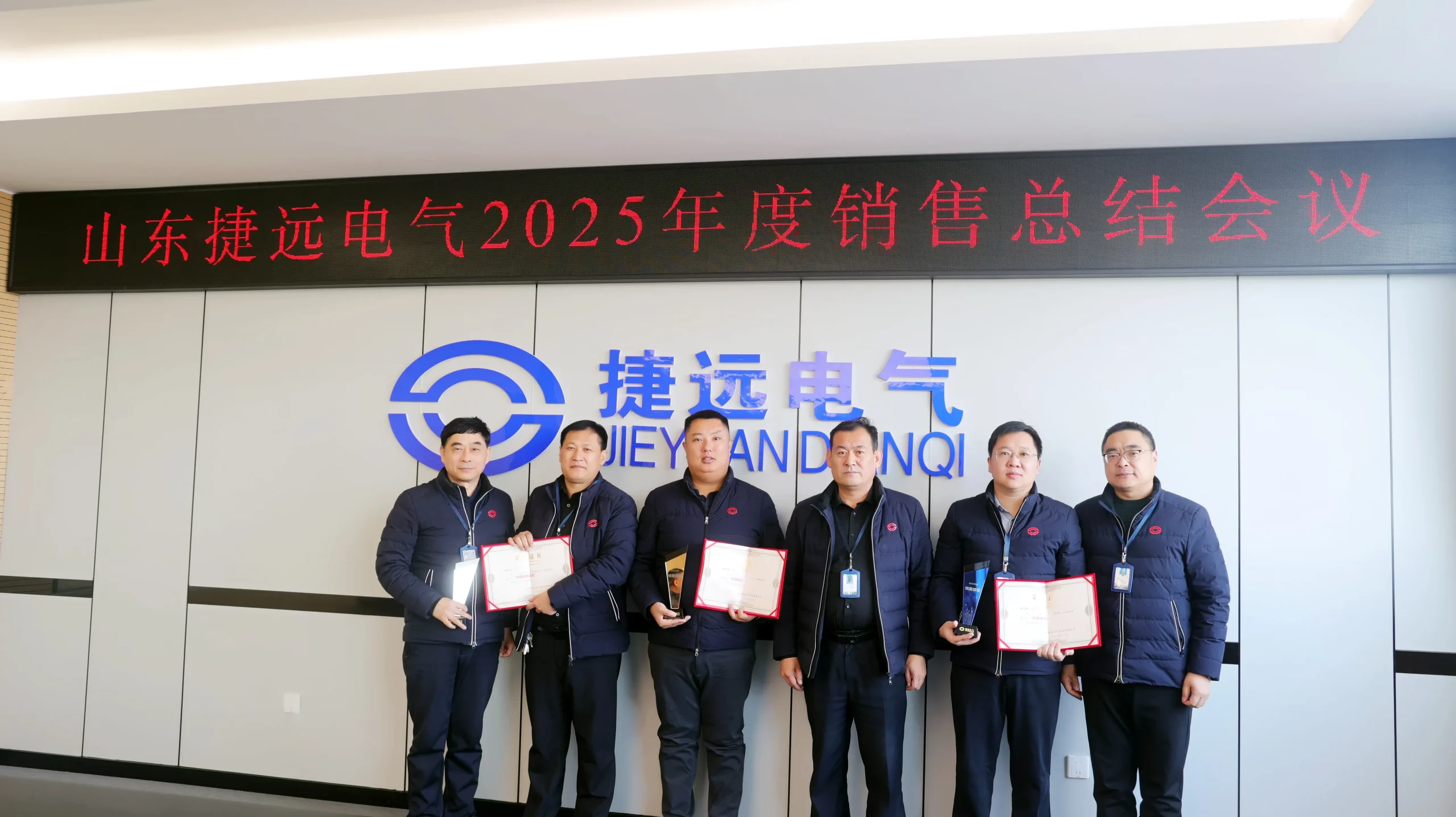 7621ad89f8047f3106f929d2e1a75f2c