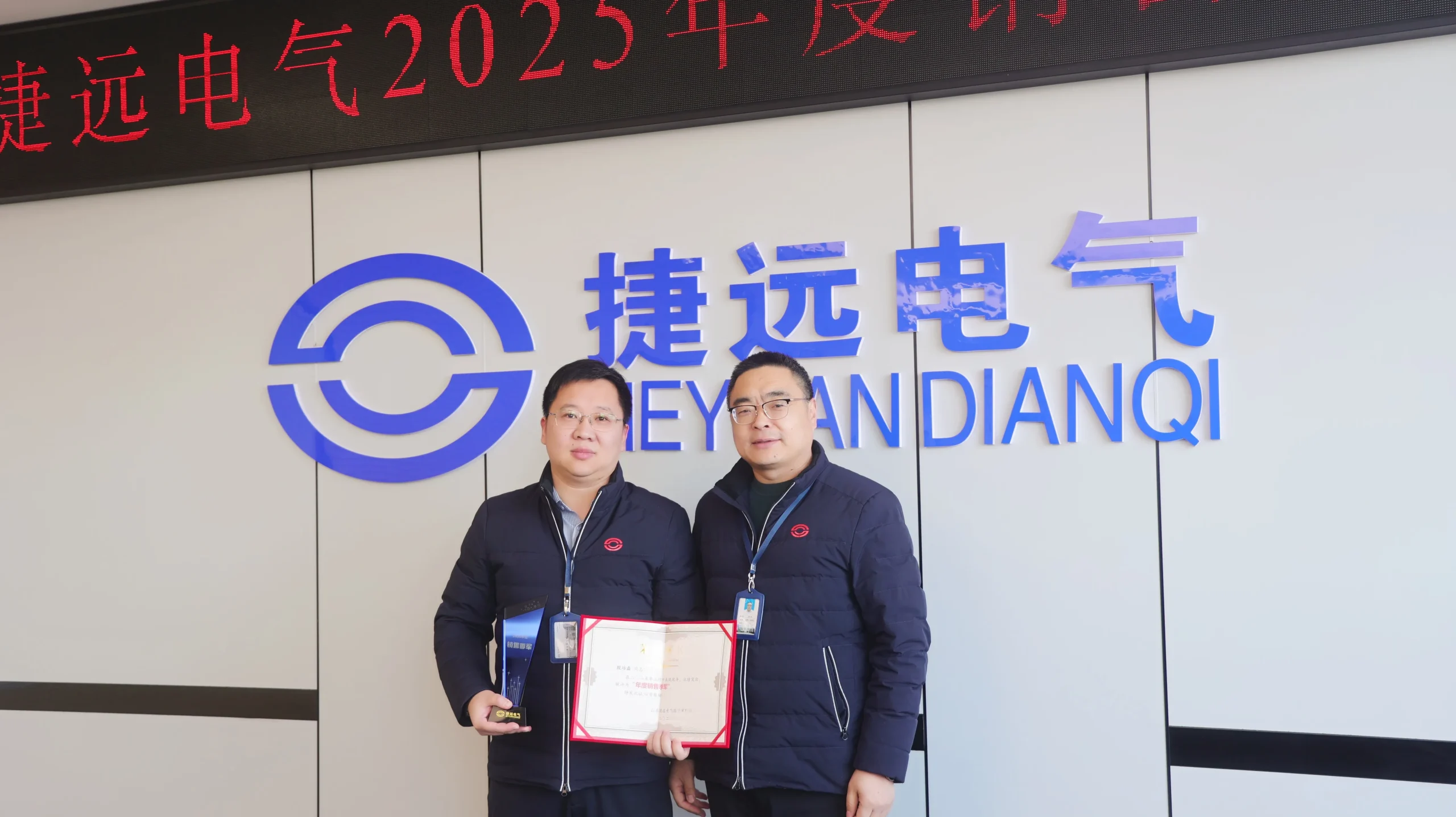 79f5ce02da1a011341d27e32a1298fff