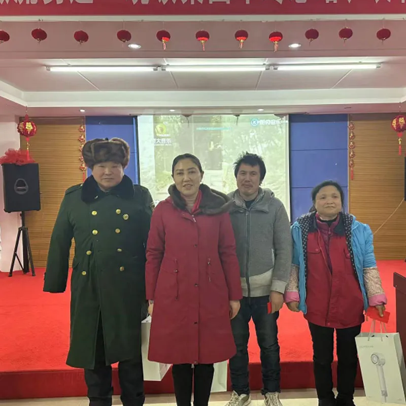 С безграничной любовью она поддерживает людей с ограниченными возможностями; своим теплом она освещает им путь вперед.