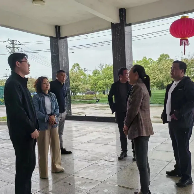 Делегация из уезда Фань посетила компанию «Тунлин» для изучения новых идей развития.