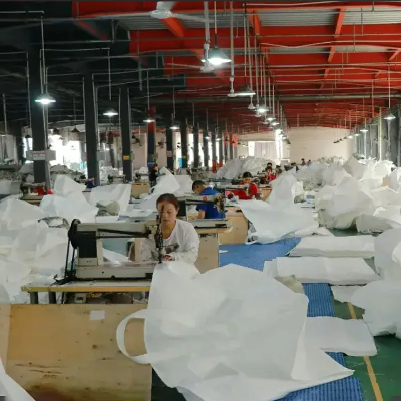 «Городок биг-бэгов» развивает промышленность: поселок Шэнли провинции Хубэй обеспечил работой более 400 сельских жителей