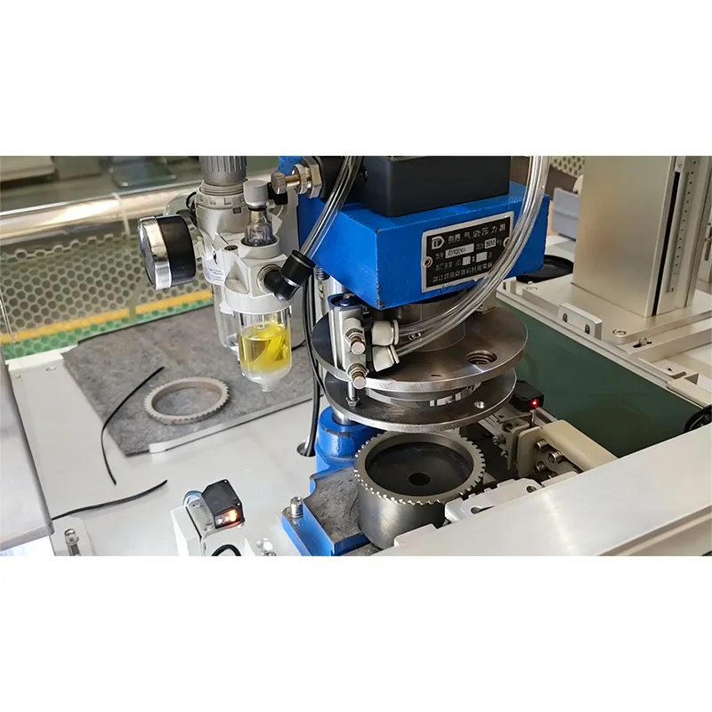 Машина для контроля конусности