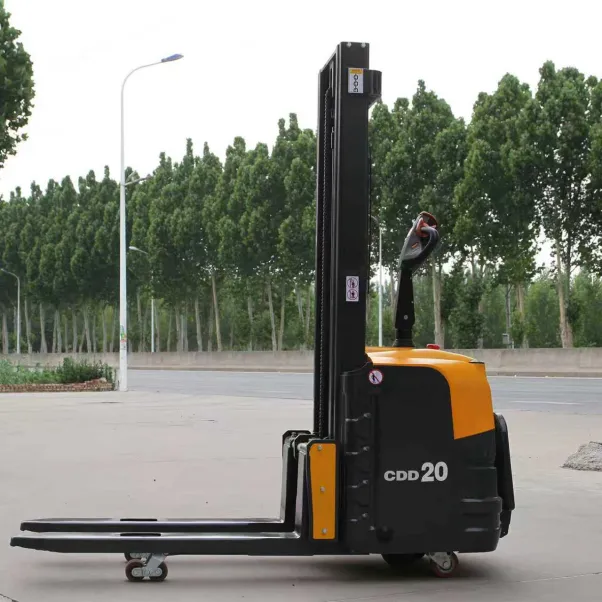 Электрические вилочные погрузчикиООО Тайсин Юйхун Производство Гидравлических Машинмассово экспортируются в Россию Китайское интеллектуальное производство способствует модернизации экологичной логистики в России