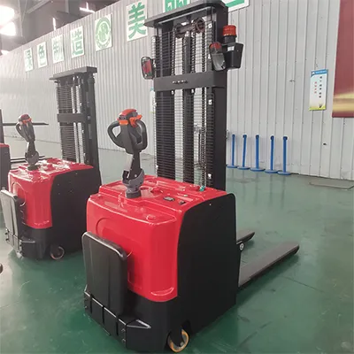 Серия электрических вилочных погрузчиков Yuhong глубоко интегрирована в российский рынок, способствуя локализации производства за счет адаптации к различным сценариям использования.