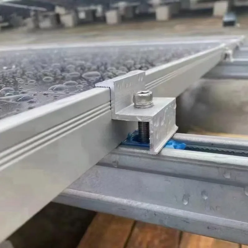 Боковая прижимная планка для фотоэлектрических модулей