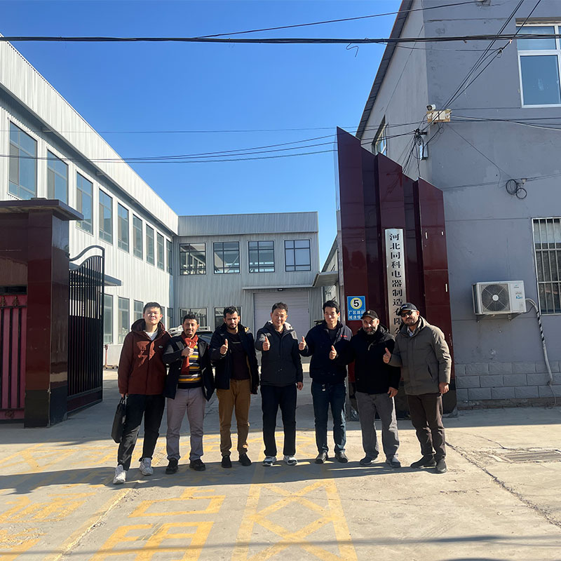 Клиенты из Саудовской Аравии посетили наш завод