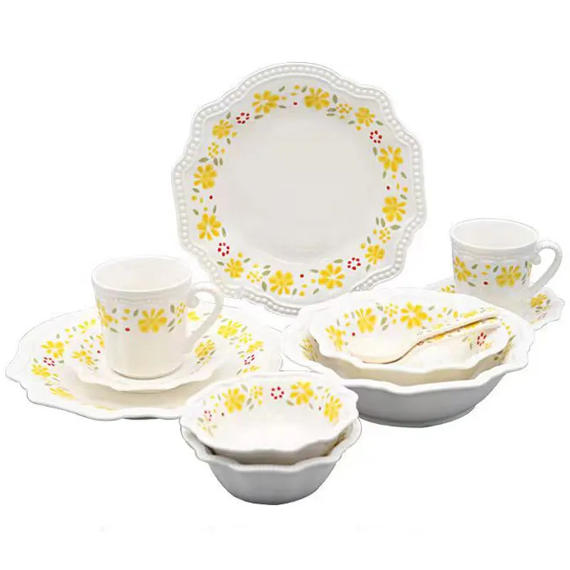 Винтажная тарелка с мелким бисерным узором, кер...