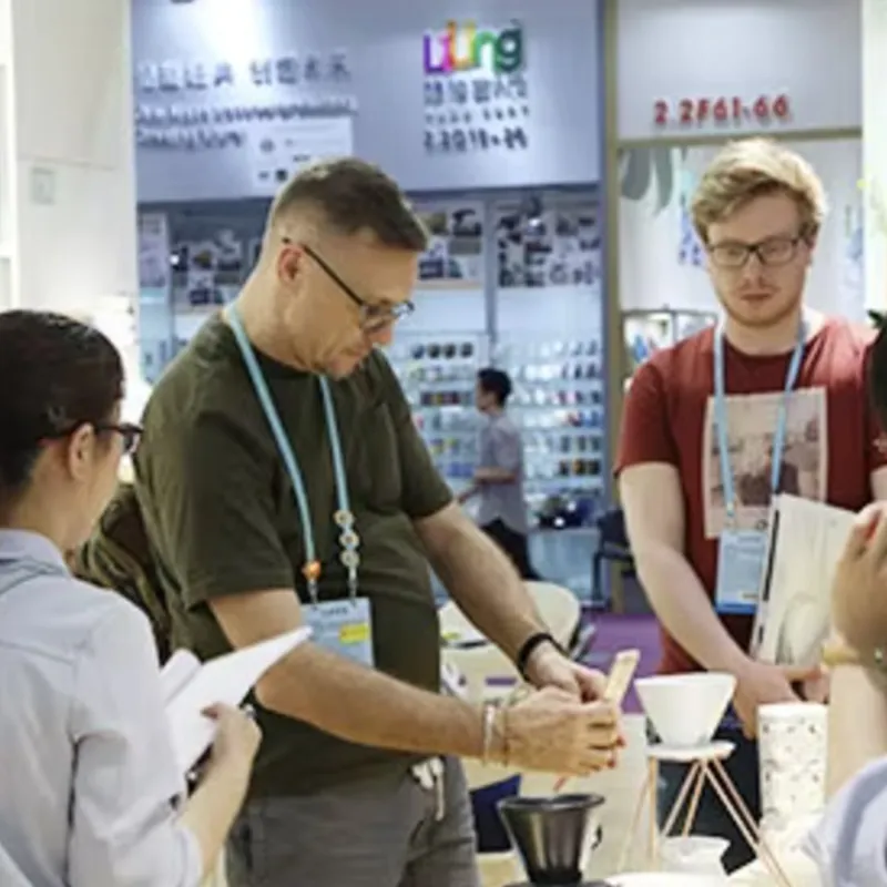 Керамическая компания «Шэнцюнь» из города Чаочжоу дебютировала на Кантонской ярмарке 2024 года, открывая двери на мировой рынок благодаря мастерству и качеству