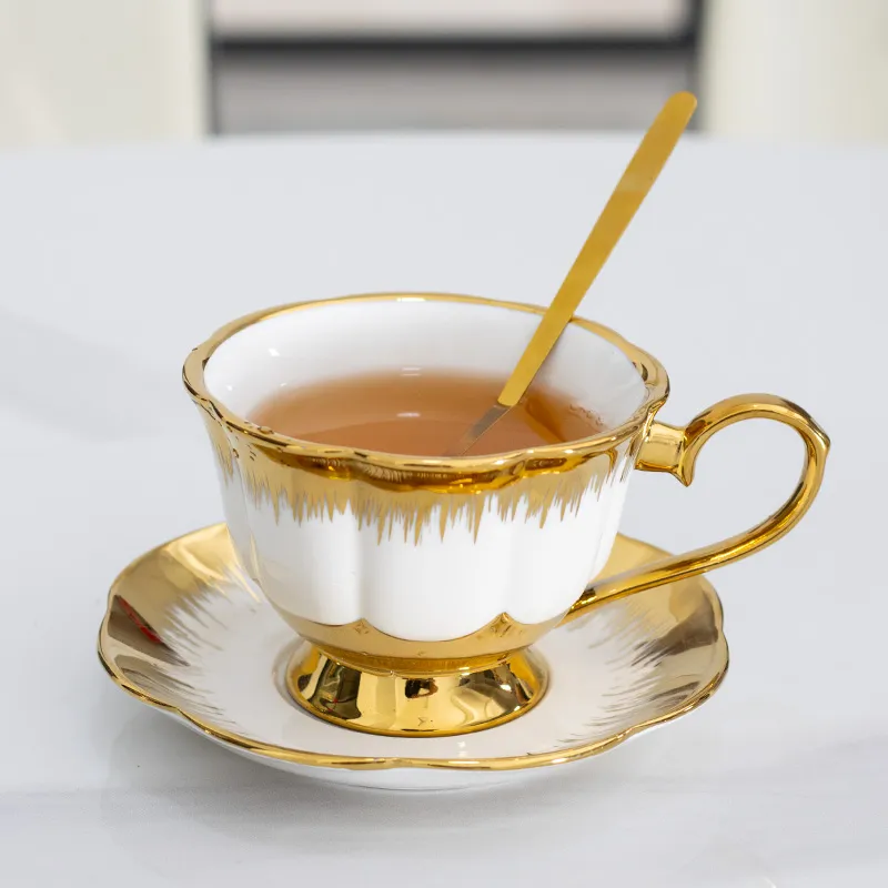 Керамический кофейный сервиз — английский чайный набор для дома в стиле лёгкой роскоши, изящный цветочный чайник с чашками, европейский стиль