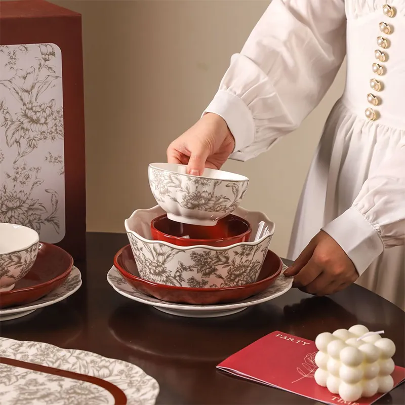 Набор посуды — подарочная коробка с изысканной и практичной посудой для помолвки, свадьбы или в подарок новобрачным