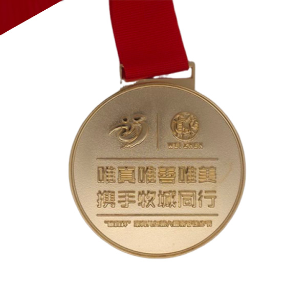 Развитие металлических значков