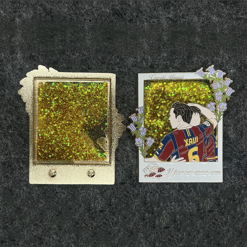 Изготовление значков с технологией «Жидкостный акрил с блёстками»