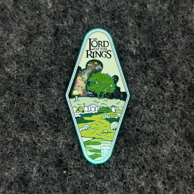 Изготовление значков с технологией «Жидкостный акрил с блёстками»