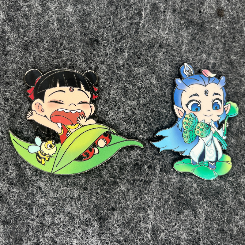 Изготовление металлических значков и памятных монет с UV-печатью