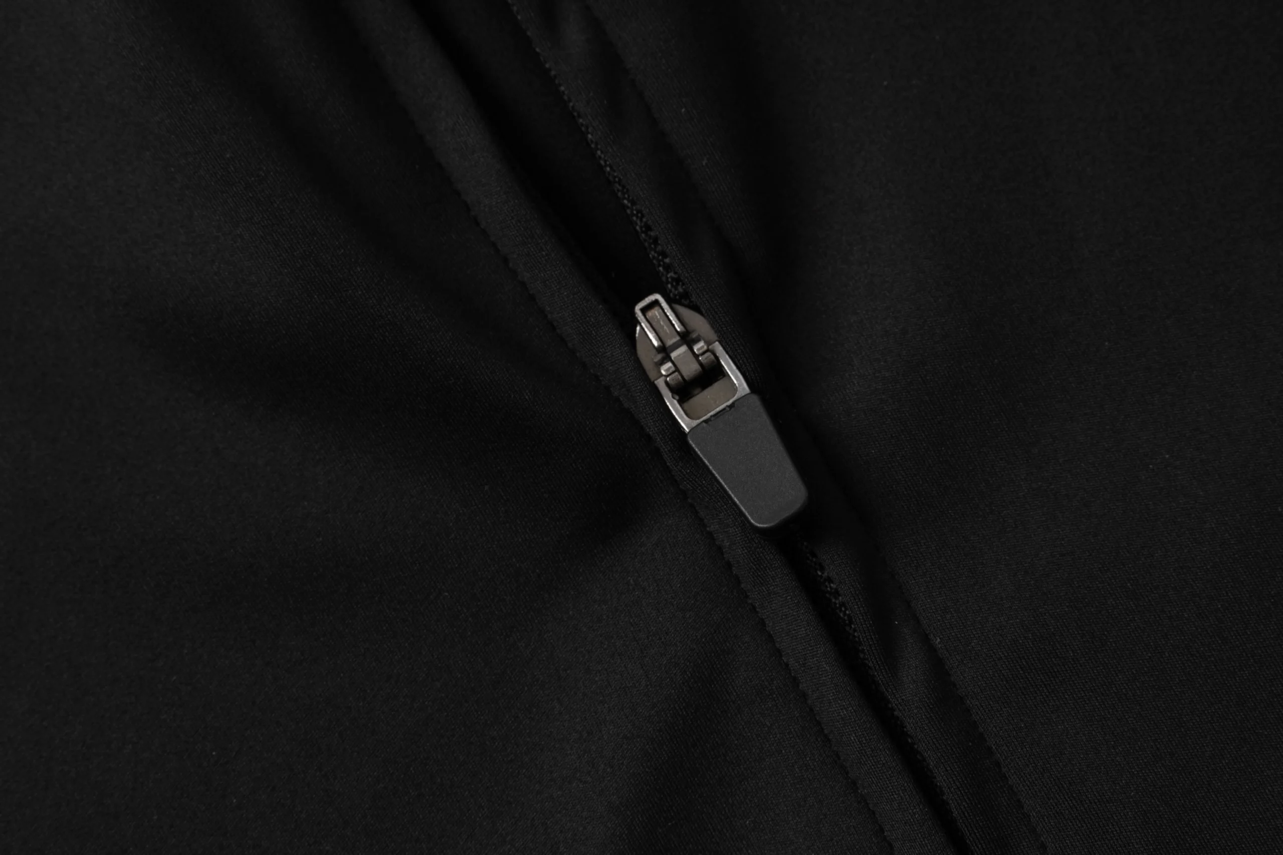 Женская спортивная кофта на молнии