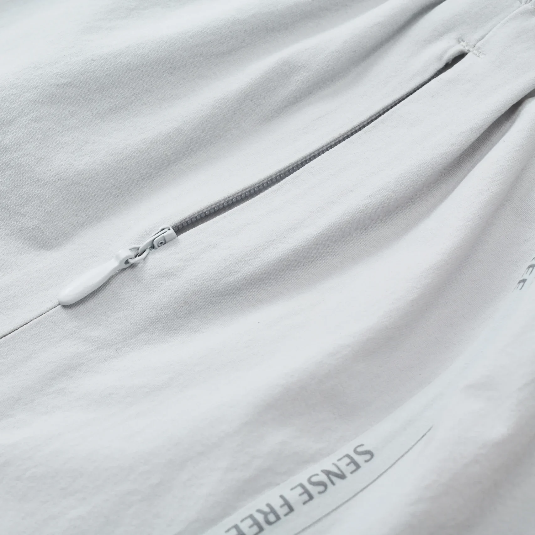 Мужские спортивные шорты с резинкой и тканью