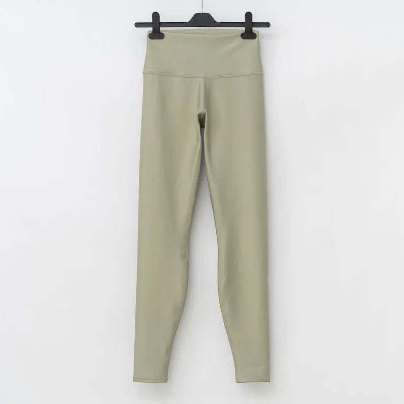 Женские спортивные леггинсы для йоги