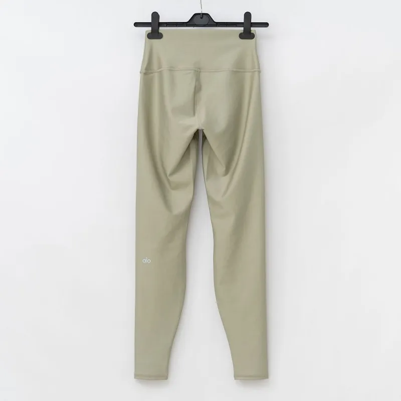 Женские спортивные леггинсы для йоги