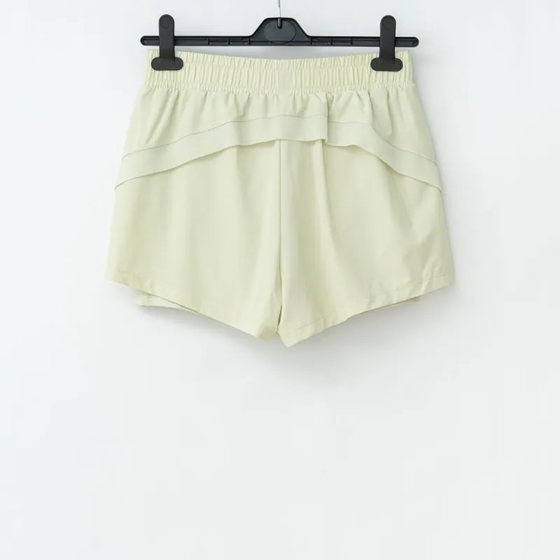 Женские спортивные шорты