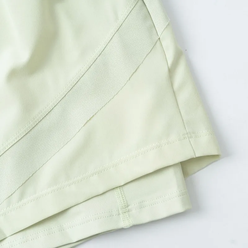 Женские спортивные шорты