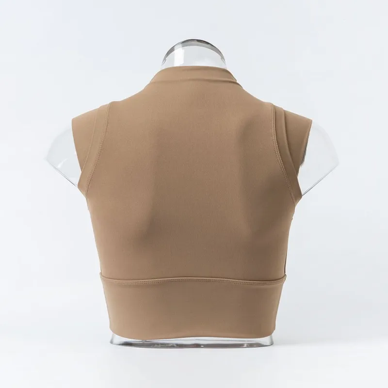 Женский спортивный топ с полувысоким воротником