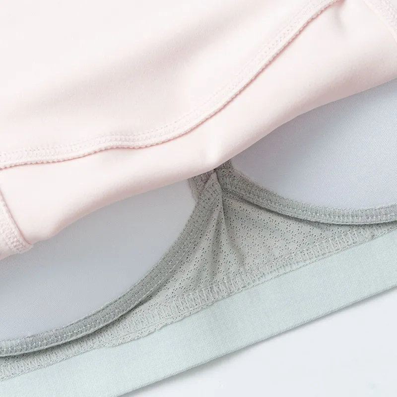 Женский спортивный топ