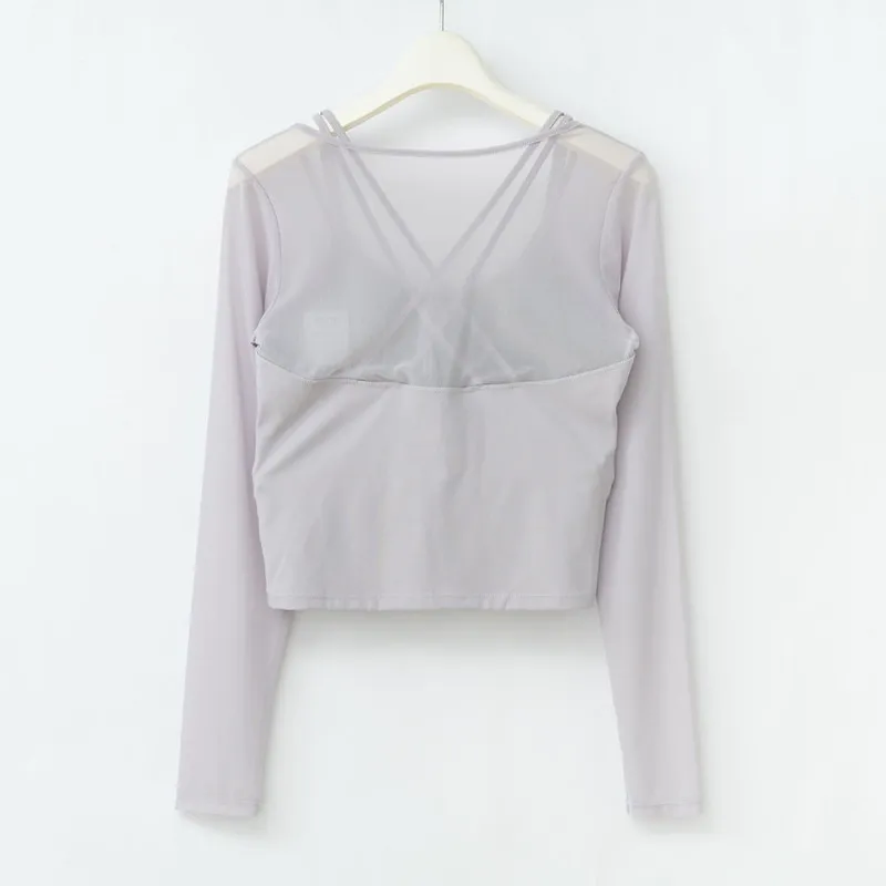 Женский спортивный топ