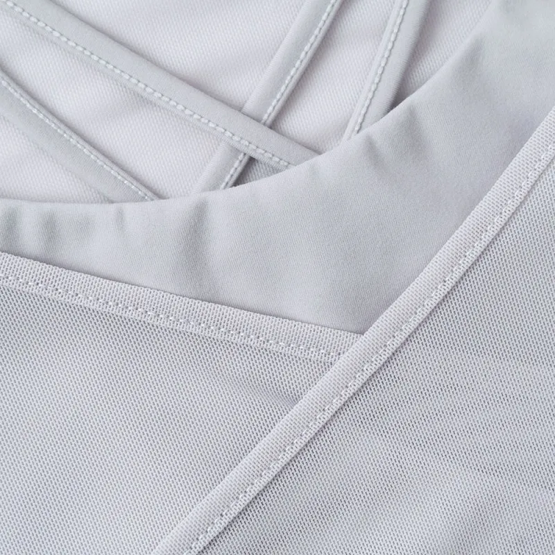 Женский спортивный топ