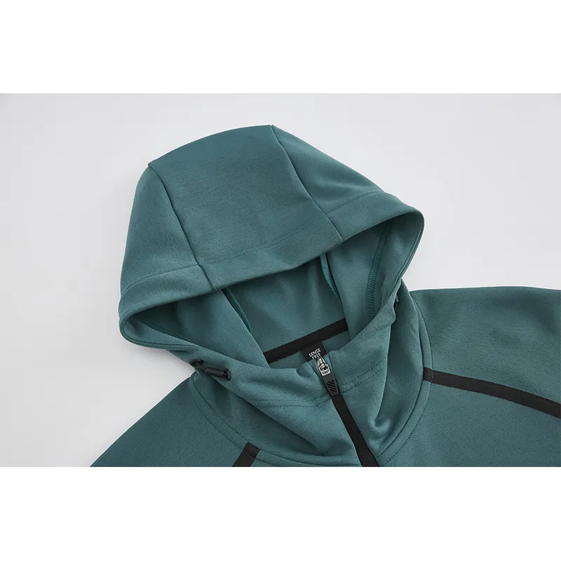 Мужской трикотажный кардиган с капюшоном