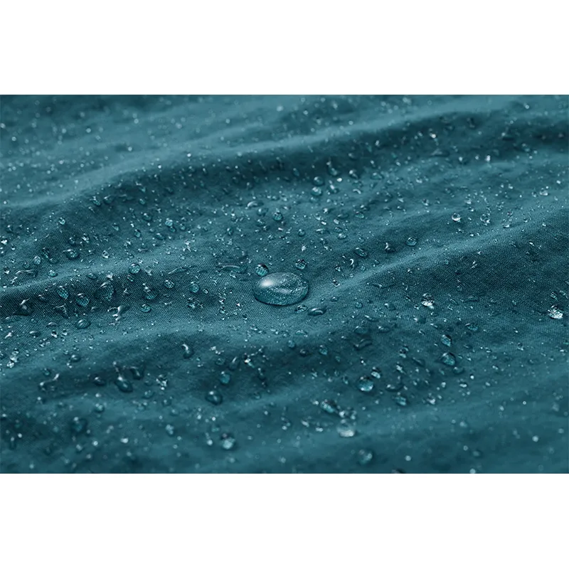 Шорты из тянущейся ткани с термоклеевыми полосками