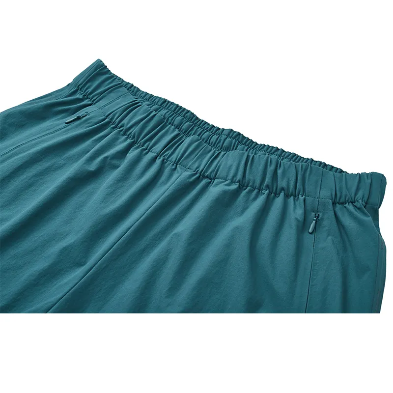 Шорты из тянущейся ткани с термоклеевыми полосками