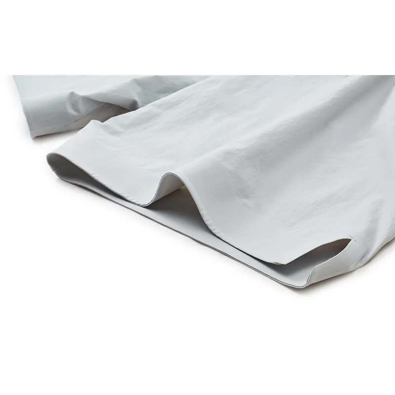 Шорты из тянущейся ткани с термоклеевыми полосками