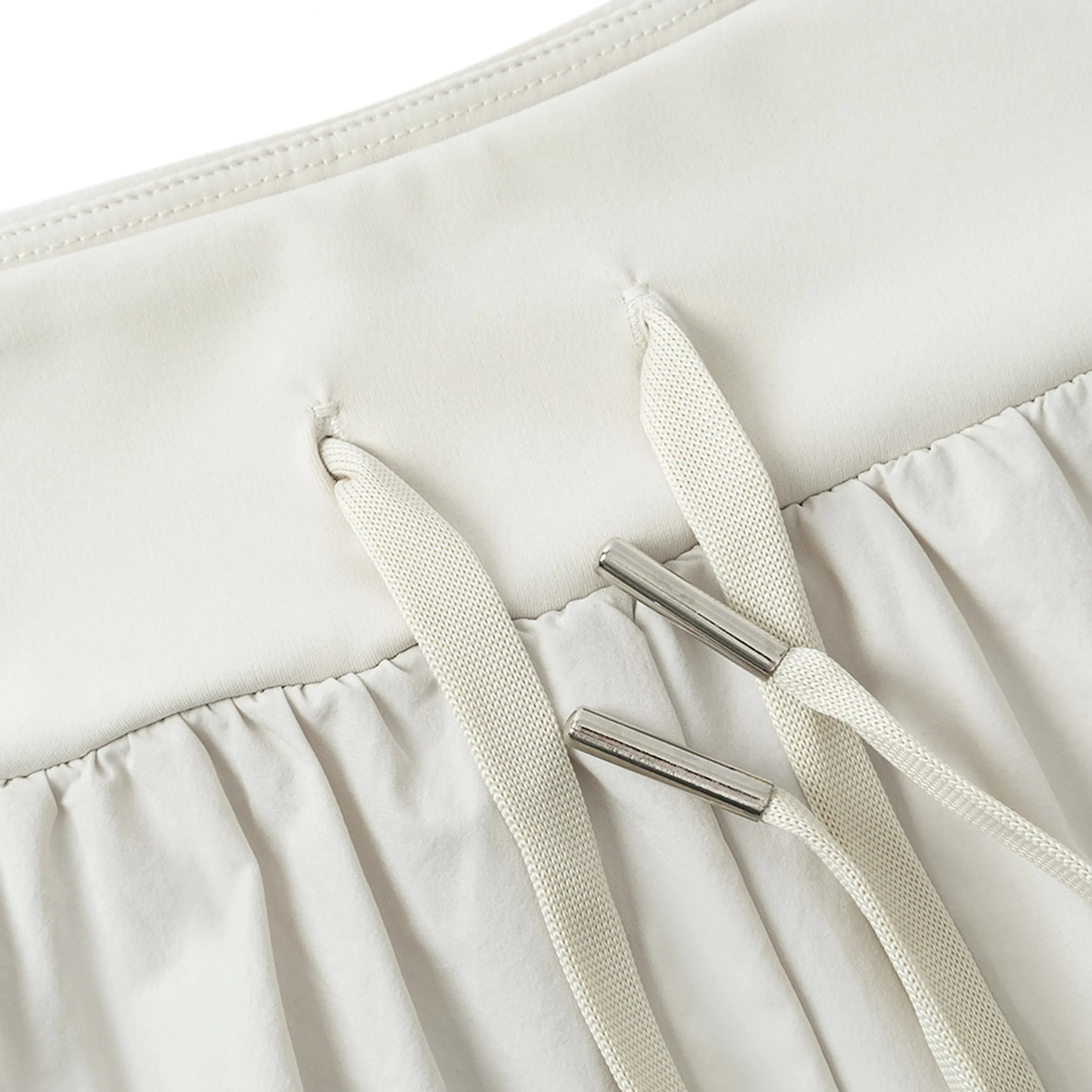 Женские спортивные шорты с карманами