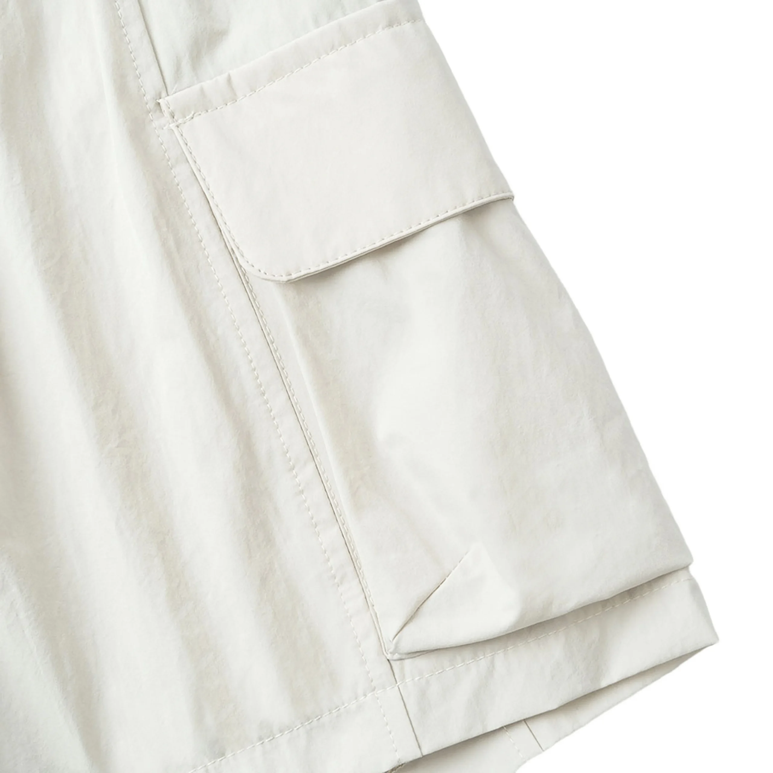 Женские спортивные шорты с карманами