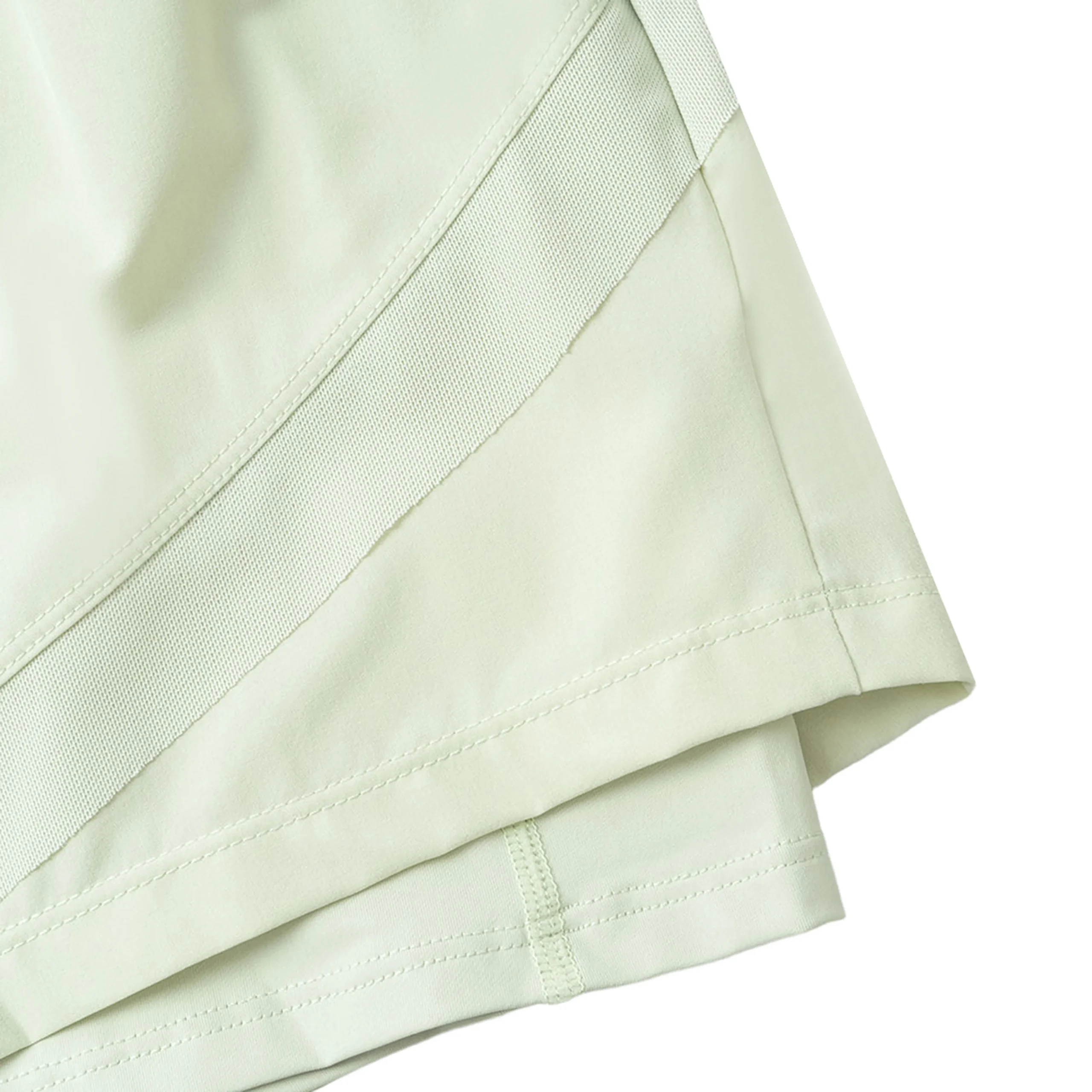 Женские спортивные шорты