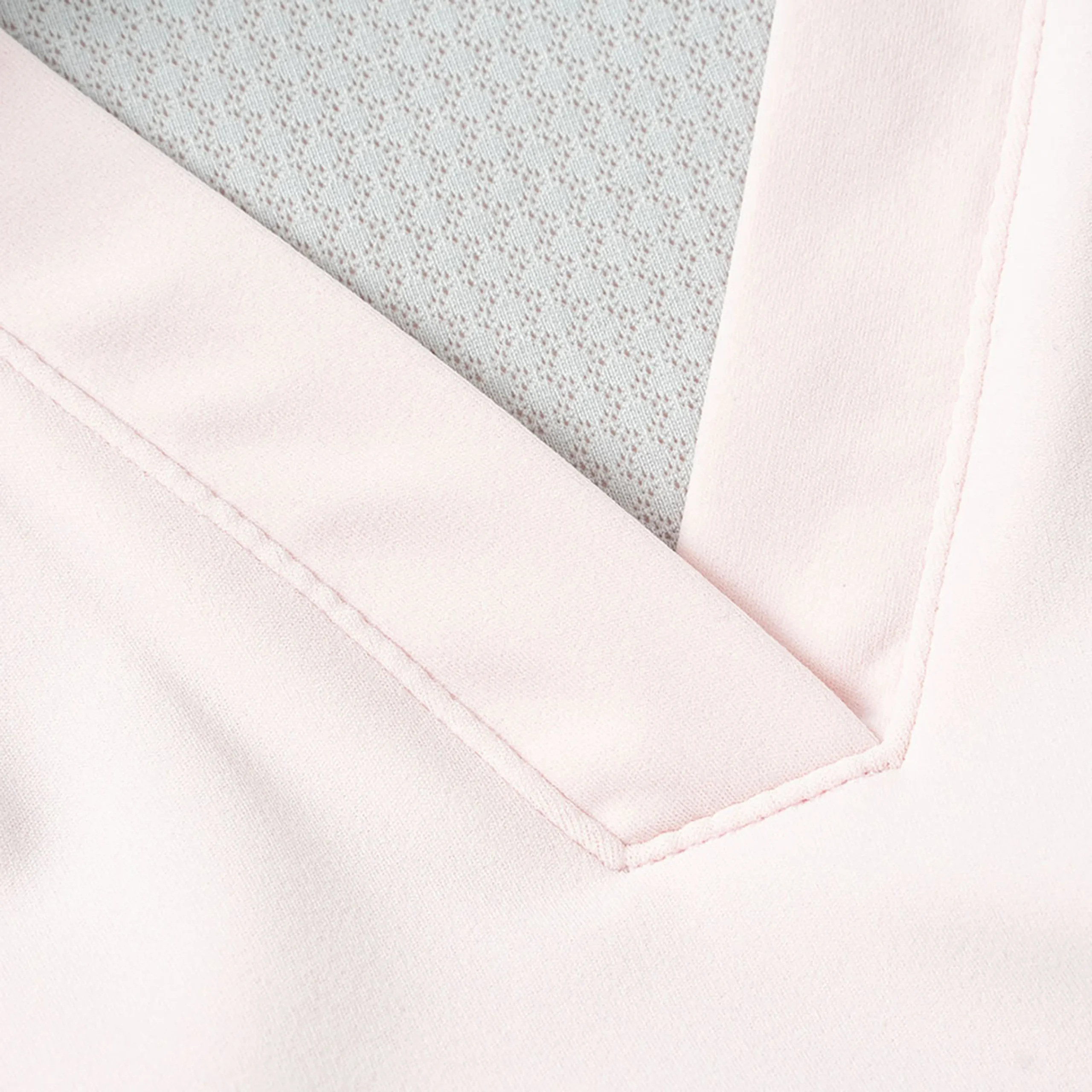 Женский спортивный топ