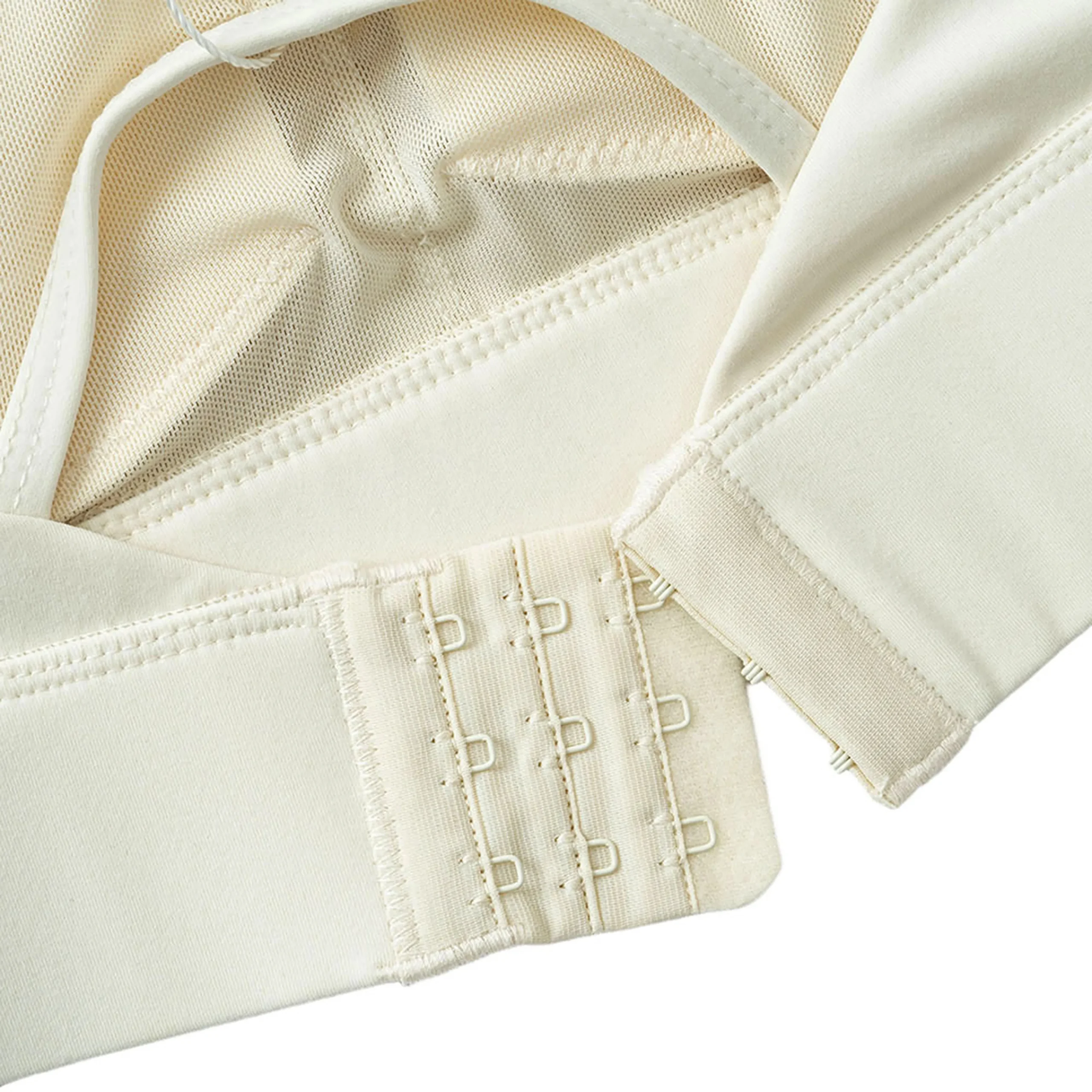 Женский спортивный топ