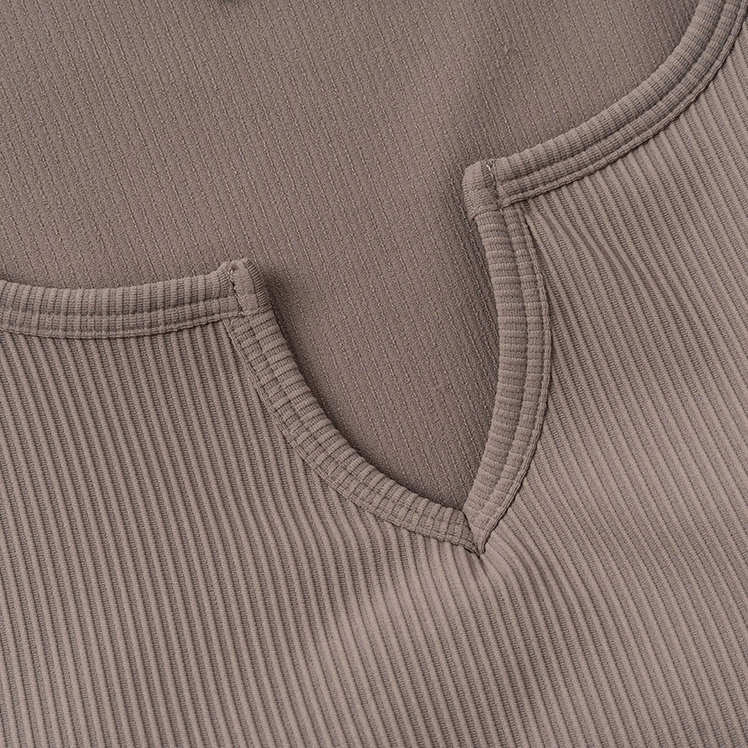 Женская спортивная бесшовная майка