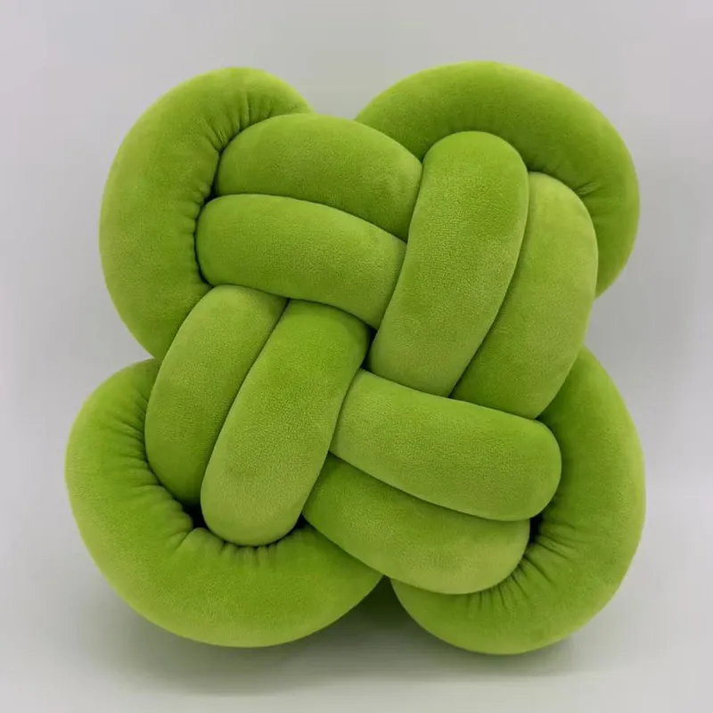 Асимметричная декоративная подушка