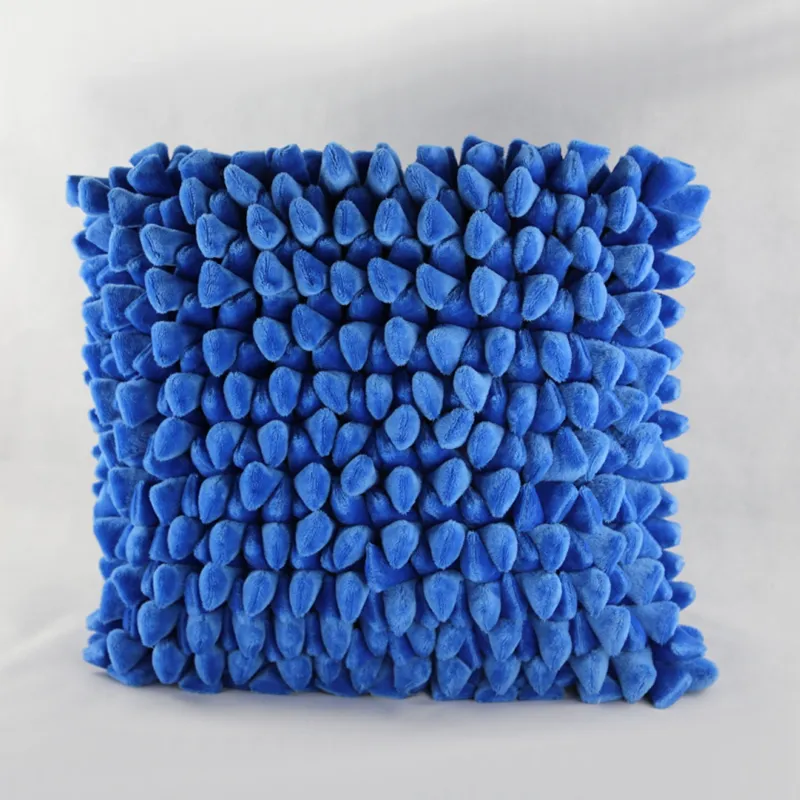 Асимметричная декоративная подушка