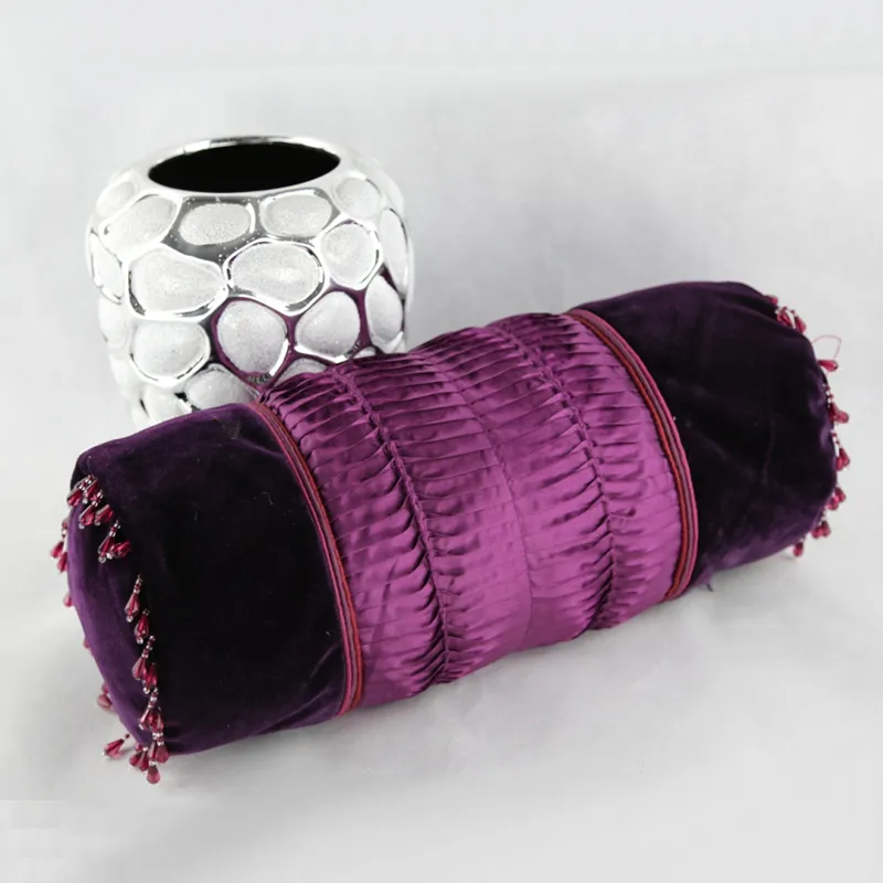 Асимметричная декоративная подушка