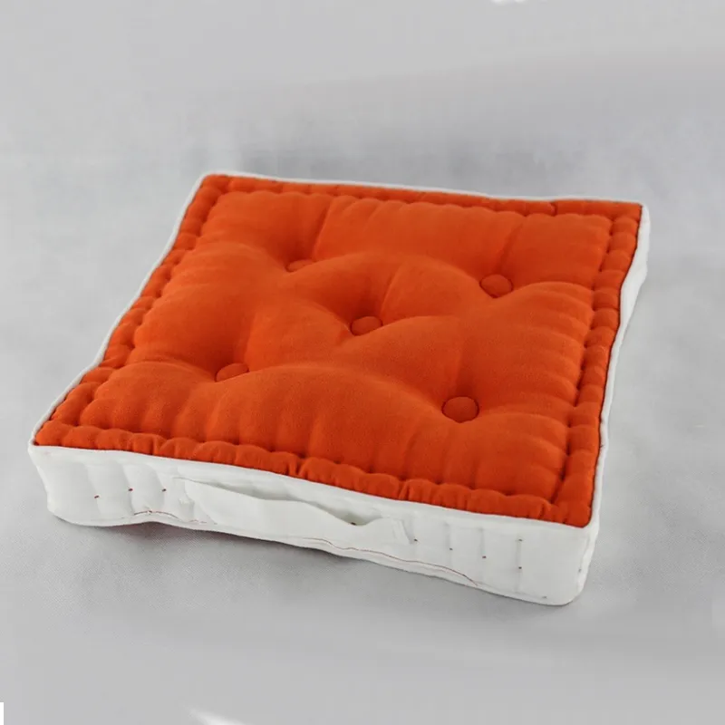 Асимметричная декоративная подушка