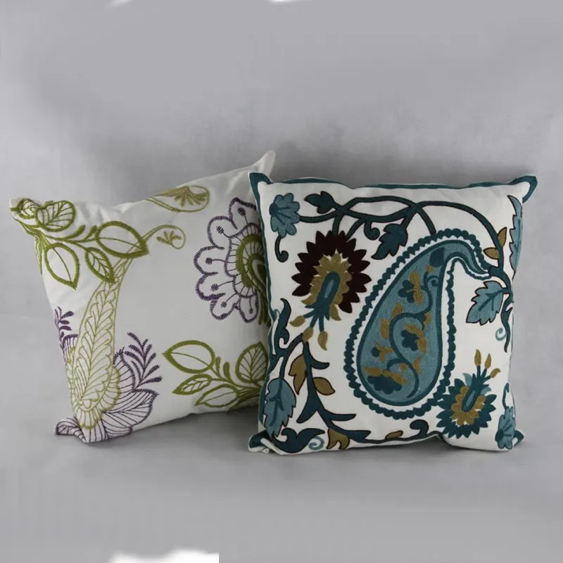 Вышитые подушки