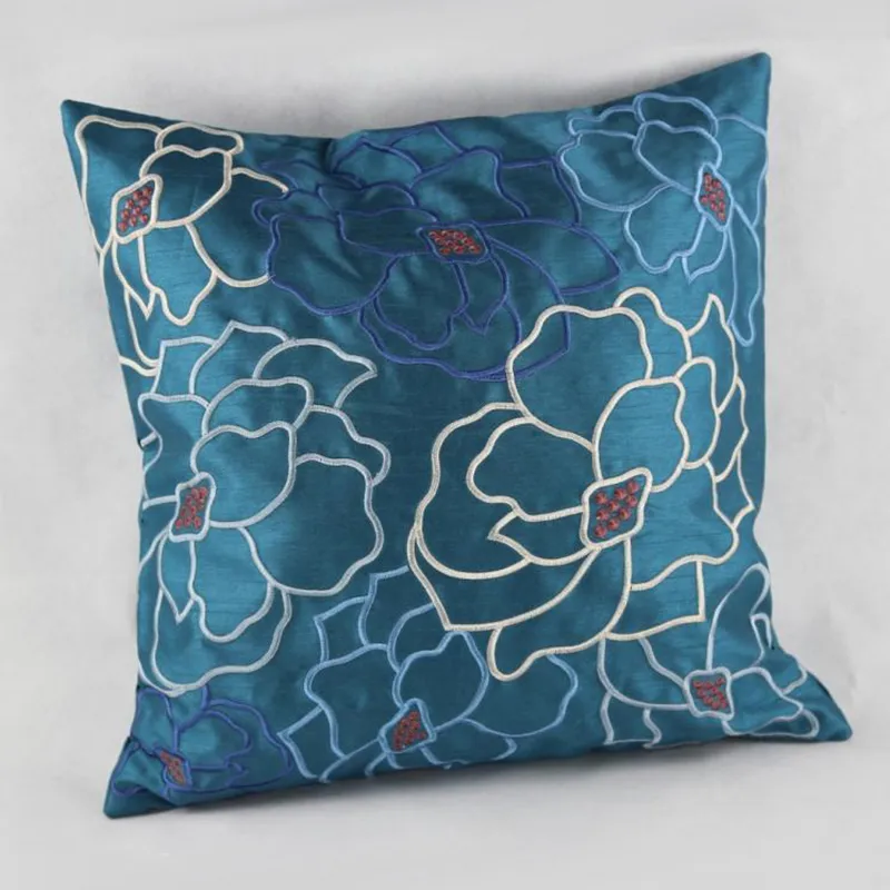 Вышитые подушки