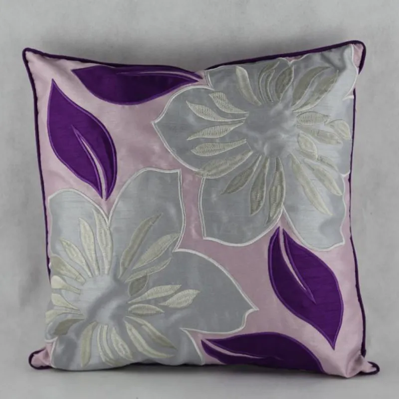 Вышитые подушки