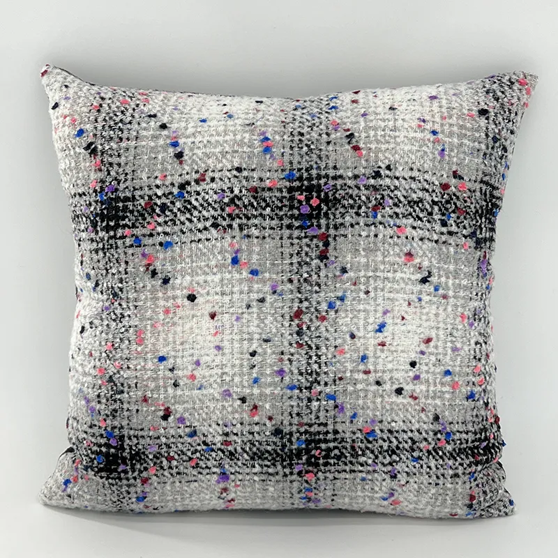 Классическая декоративная подушка