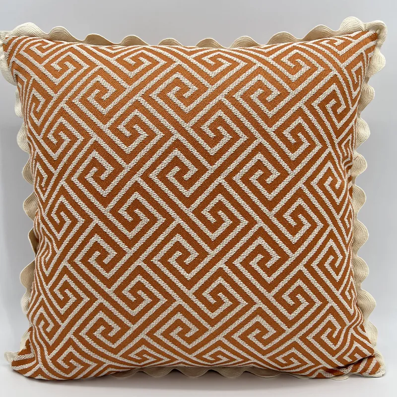 Классическая декоративная подушка