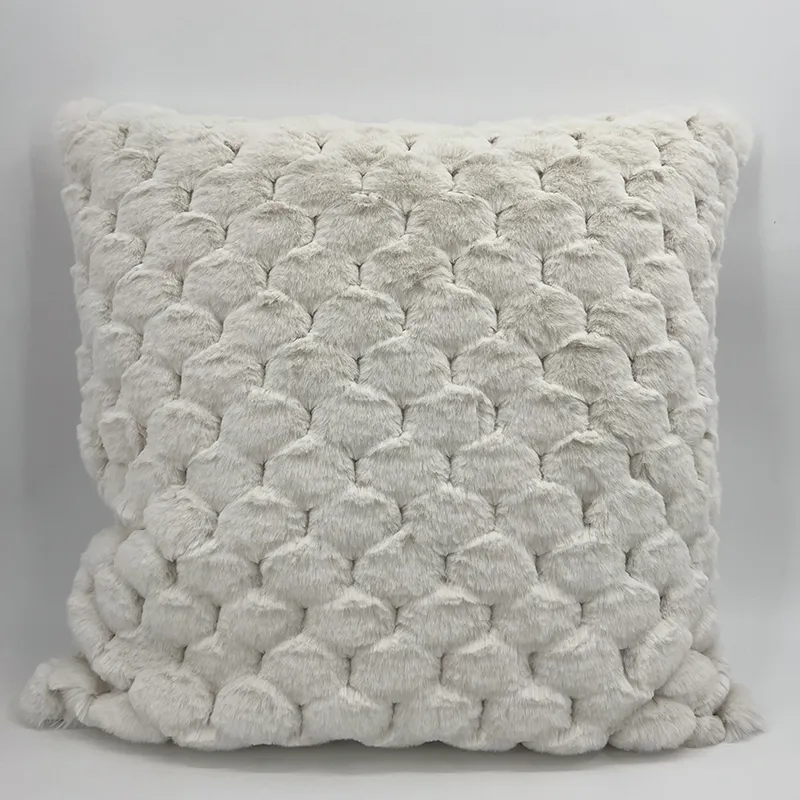 Меховая подушка