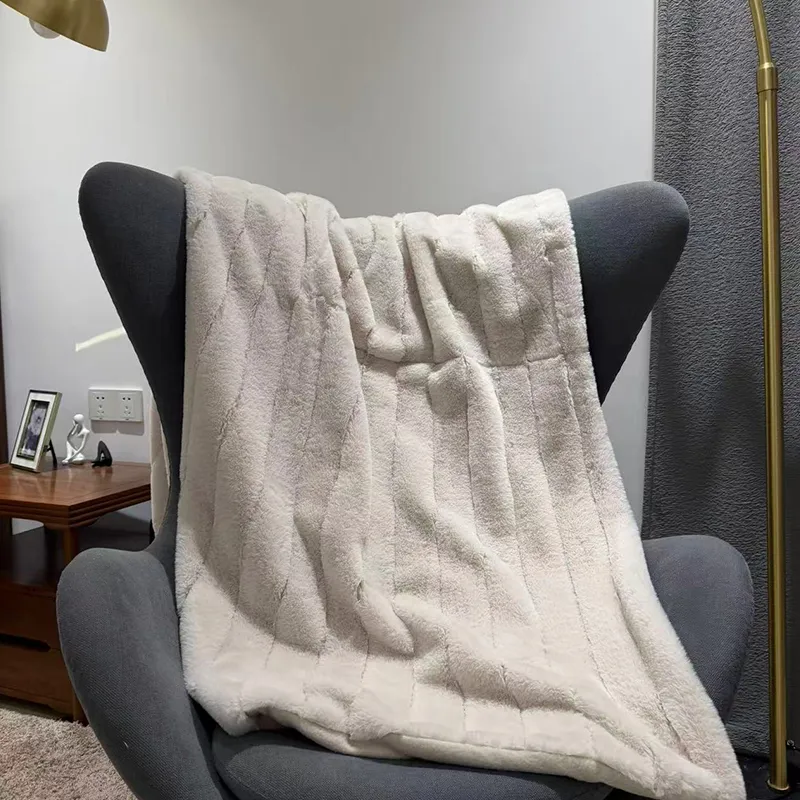 Пледы из искусственного меха